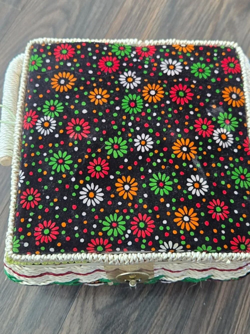 Vintage 1970s Retro Wicker & Padded Fabric Top Sewing Basket